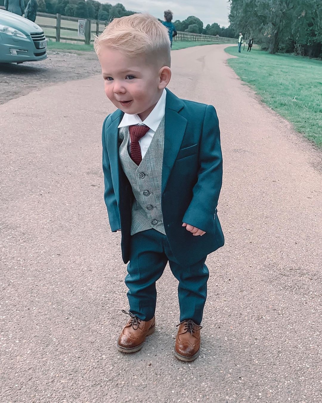 cậu bé kiếm hàng nghìn USD trên mạng ảnh 3 cau be kiem hang nghin USD tren mang anh 3