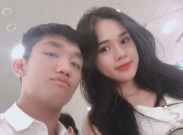 Trong Dai mua qua cho ban gai khi tro ve tu Thai Lan hinh anh
