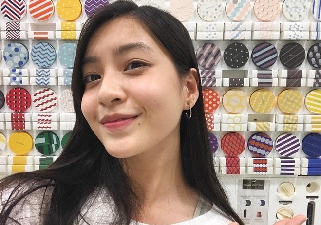 Ha Lan, Tra Long, Hong 'Mat biec' thuong khoe anh mat moc hinh anh