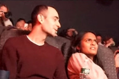 Chang trai cau hon ban gai bang phim hoat hinh tu lam hinh anh