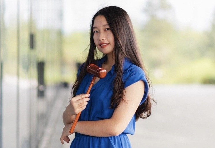 Nu sinh Ha Noi trung tuyen DH Tong thong Donald Trump theo hoc hinh anh