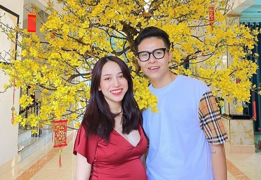 Vo Bui Tien Dung, con gai Minh Nhua khoe li xi tram trieu dip Tet hinh anh