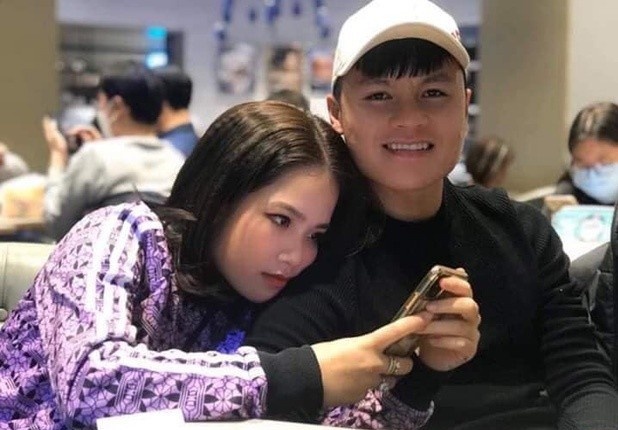 Dan mang soi moi ngoai hinh ban gai tin don o trang ca nhan Quang Hai hinh anh