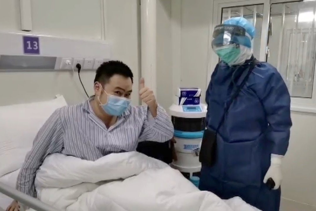 Chang trai noi tieng nho review benh vien Hoa Than Son sap xuat vien hinh anh