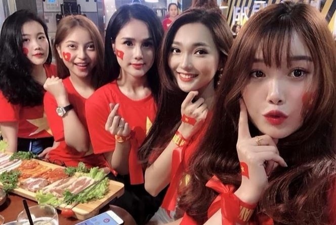 Ban gai Quang Hai, Van Lam deu tung gap thi phi khi hen ho cau thu hinh anh