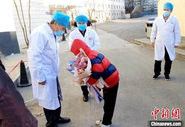 bac si chong dich corona anh 1