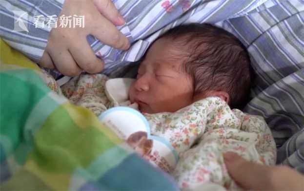 bac si chong dich covid-19 anh 2