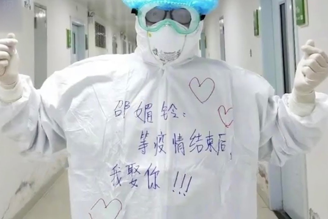 Duoc an mi, uong coca, cac y bac si chong Covid-19 chi mo uoc nho nhoi hinh anh