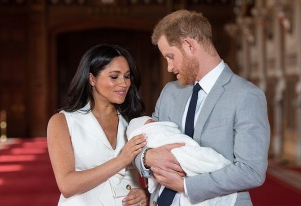 Harry va Meghan nen cho con hoc truong nao sau khi roi Hoang gia Anh hinh anh