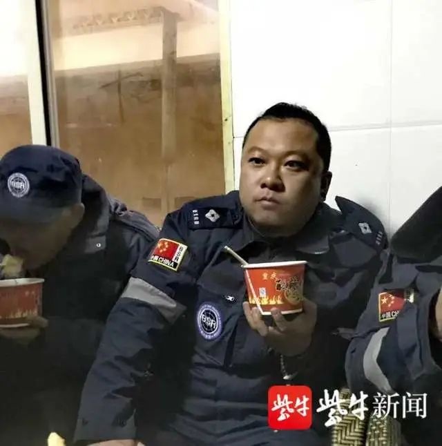 tình nguyện viên Vũ Hán ảnh 1 tinh nguyen vien Vu Han anh 1