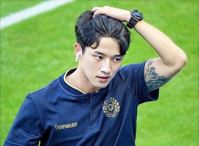 Cau thu hot boy cua U23 Han Quoc mac ket o Daegu hinh anh
