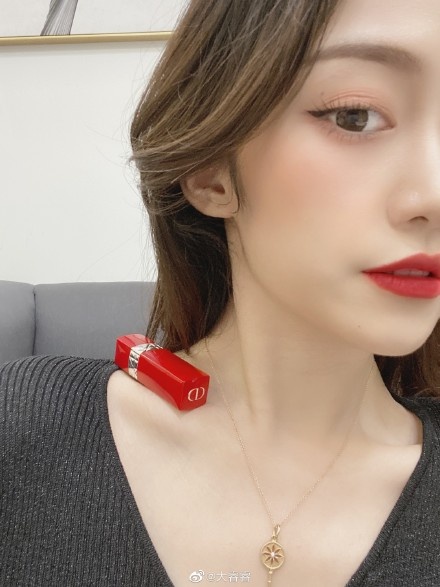 thu thach son moi anh 2