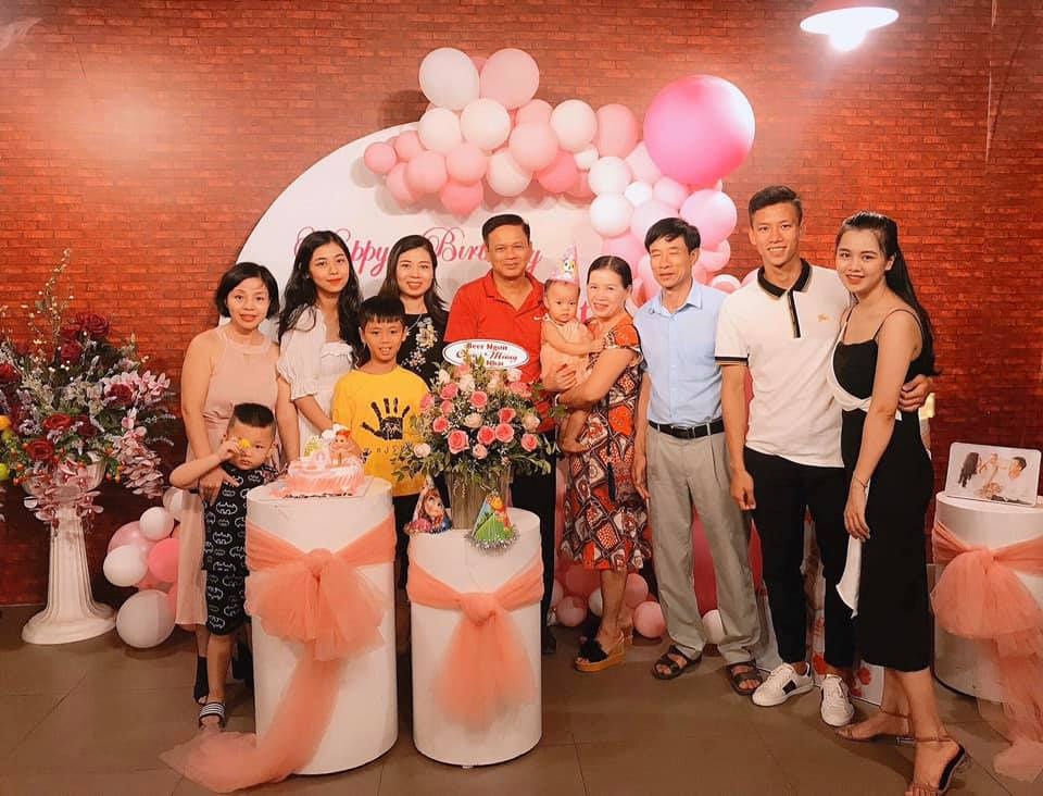 cau thu don 8/3 anh 1