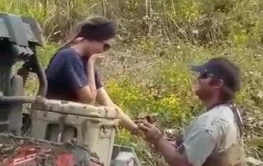 cau hon giua vung bun anh 1