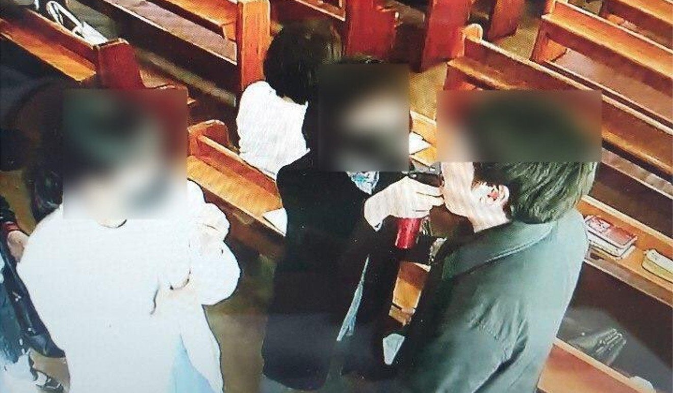 xit nuoc muoi vao mieng chong corona anh 2