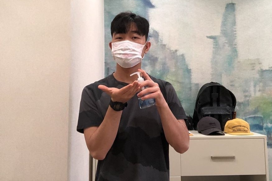 Van Toan quyen gop tien, Xuan Truong keu goi nguoi dan o nha mua dich hinh anh