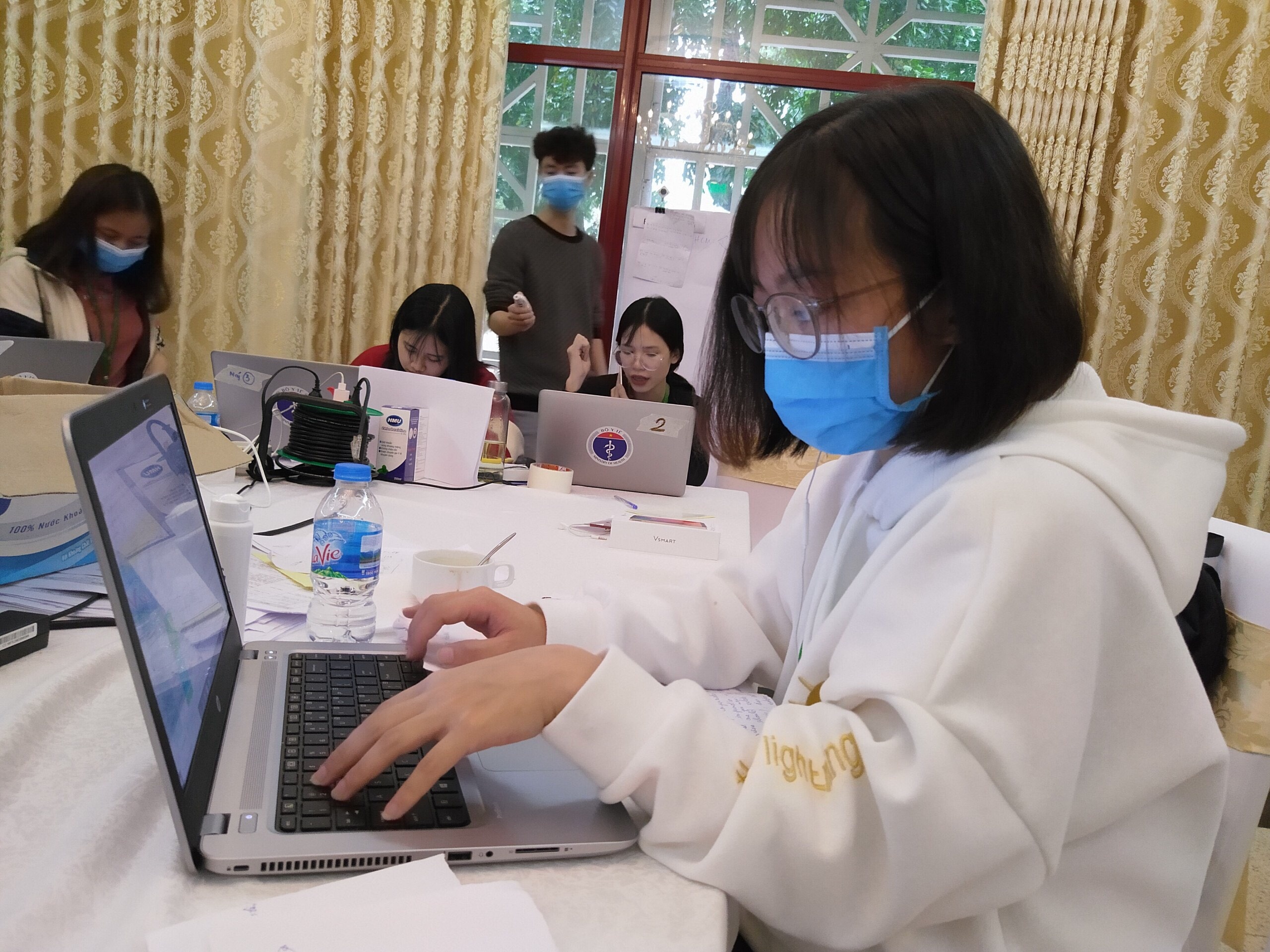 sinh viên tình nguyện chống dịch covid-19 ảnh 3 sinh vien tinh nguyen chong dich covid-19 anh 3