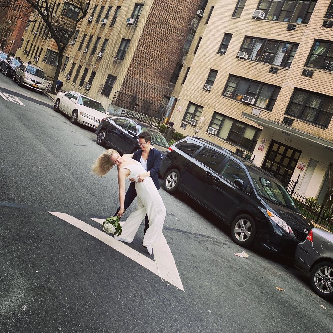 lam dam cuoi giua duong mua dich anh 1