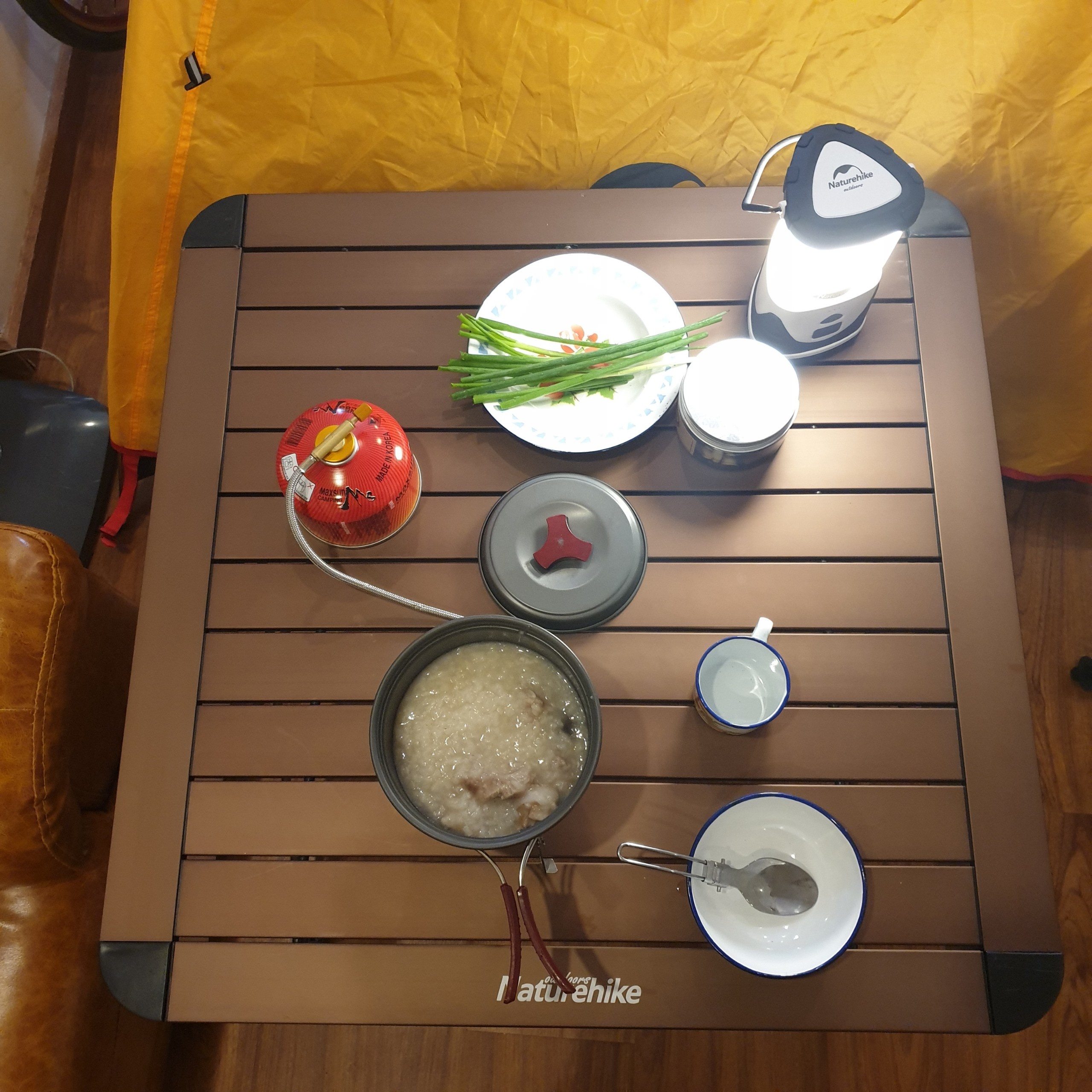 cách ly xã hội  ảnh 1 cach ly xa hoi anh 1