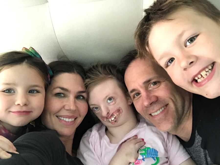 co be di tat Sophia Weaver anh 7