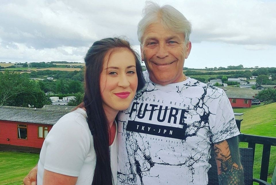 Chuyen tinh 'ong - chau' lech 39 tuoi, nguoi chong tung co 2 vo, 5 con hinh anh