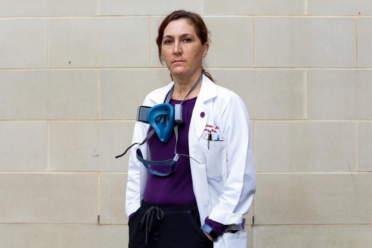 bac si My chong dich anh 2