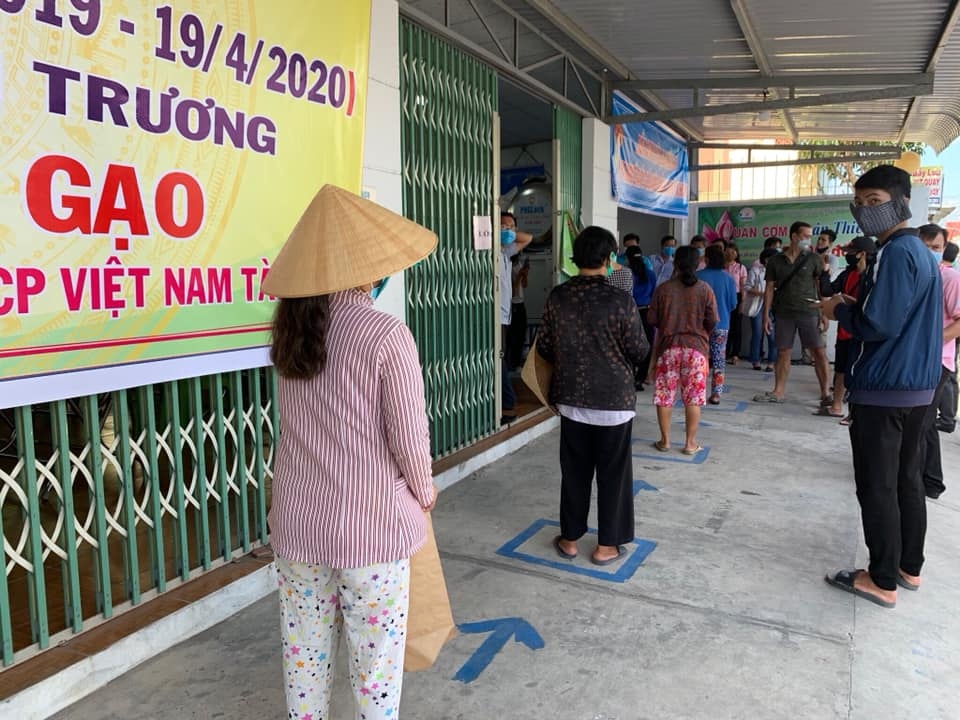 co gai bi duoi khoi cay ATM gao anh 4