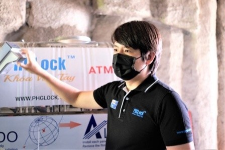 'Cha de' ATM gao mong gap mat va xin loi co gai bi tu choi nhan ho tro hinh anh