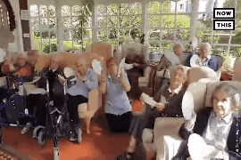 Cac cu gia 'quay' trong concert tu to chuc khi cach ly vi dich hinh anh