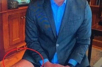 Nam phong vien lo canh khong mac quan tren song truyen hinh hinh anh