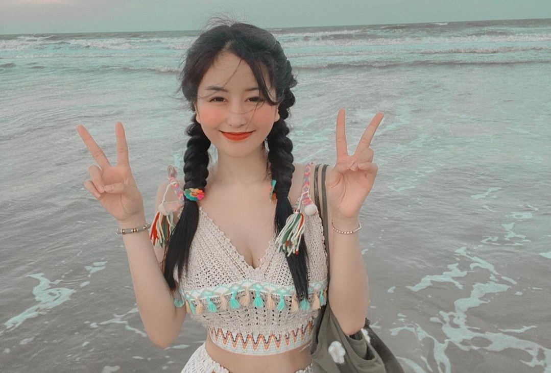 Tien Nguyen, Vo Ngoc Tran khoe dang dau he voi bikini hinh anh