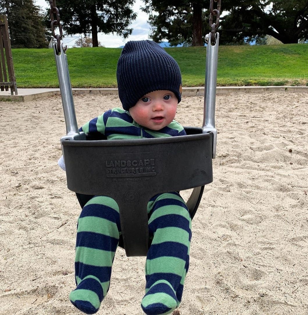 be trai bi down lam mau anh anh 8