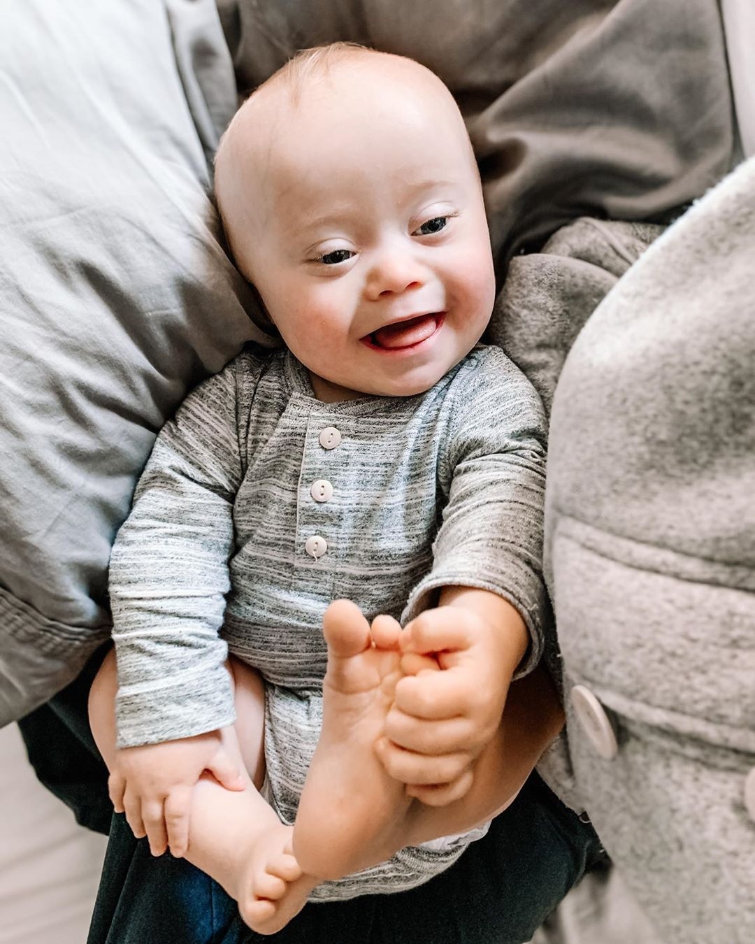 be trai bi down lam mau anh anh 4