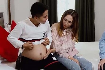 Cap chuyen gioi don con dau long hinh anh