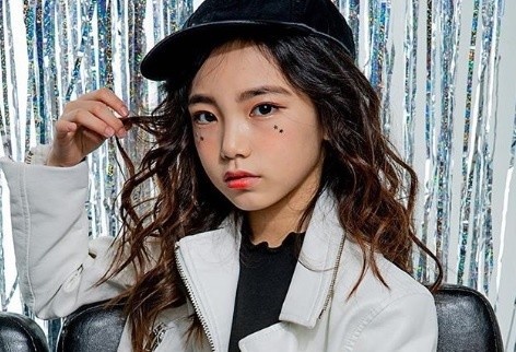 Mau nhi noi tieng Han Quoc dung cao vi lam dung my pham qua som hinh anh