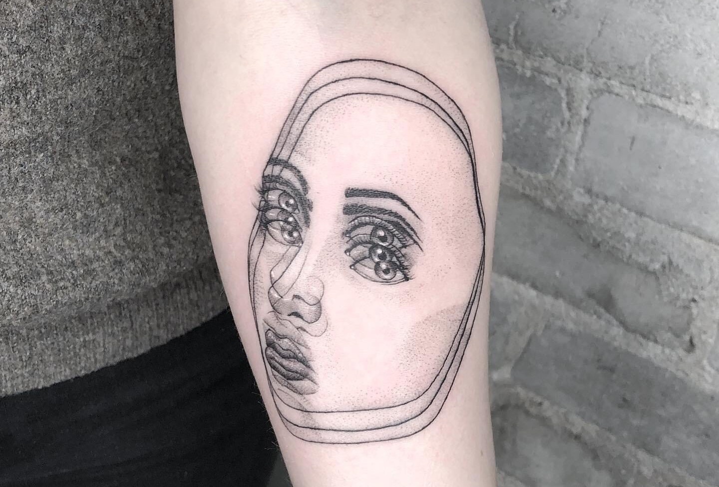 Nhung hinh xam 'gay chong mat' cua co gai 25 tuoi hinh anh