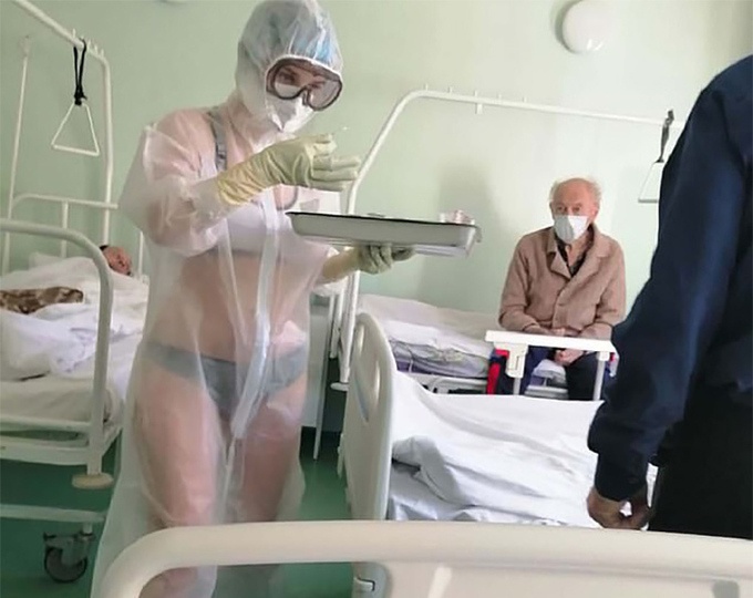 y tá mặc nội y dưới đồ bảo hộ ảnh 1 y ta mac noi y duoi do bao ho anh 1