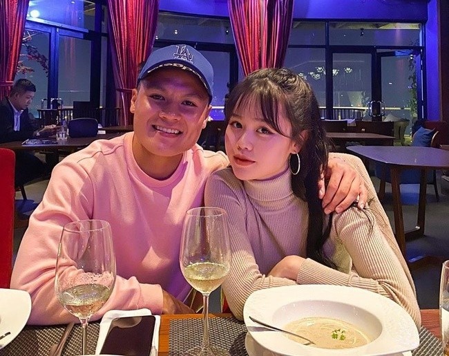 mat moc ban gai Quang Hai anh 3