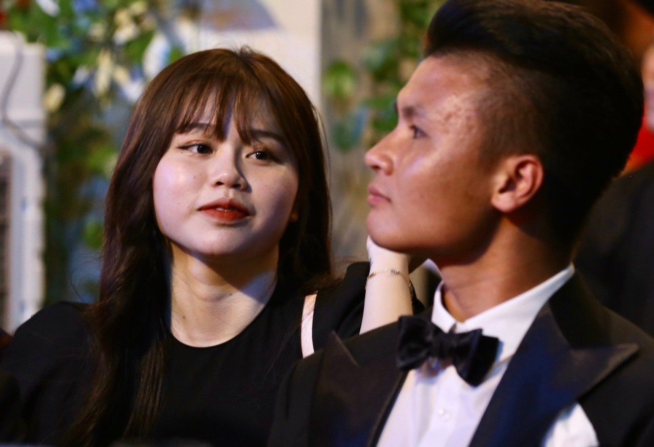 Huynh Anh bo theo doi Quang Hai o MXH vi lien tuc bi antifan tan cong hinh anh