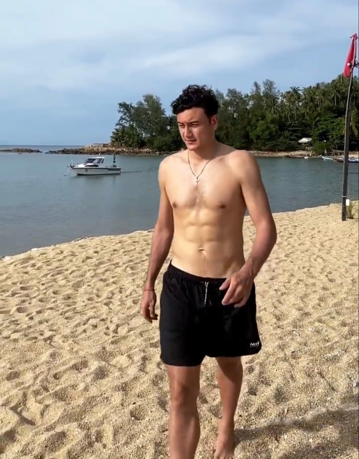 Văn Lâm 6 múi ảnh 1 Van Lam 6 mui anh 1