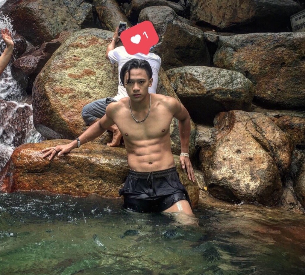 nam sinh 8 múi ảnh 1 nam sinh 8 mui anh 1