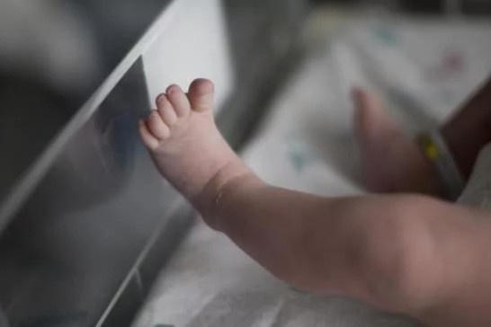 3 nguoi dan ong rao ban tre em tren Instagram hinh anh