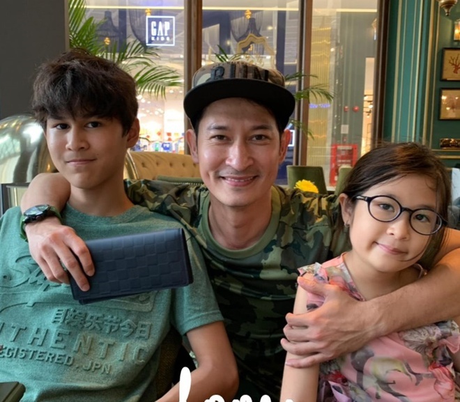 con trai nghe si Viet anh 8