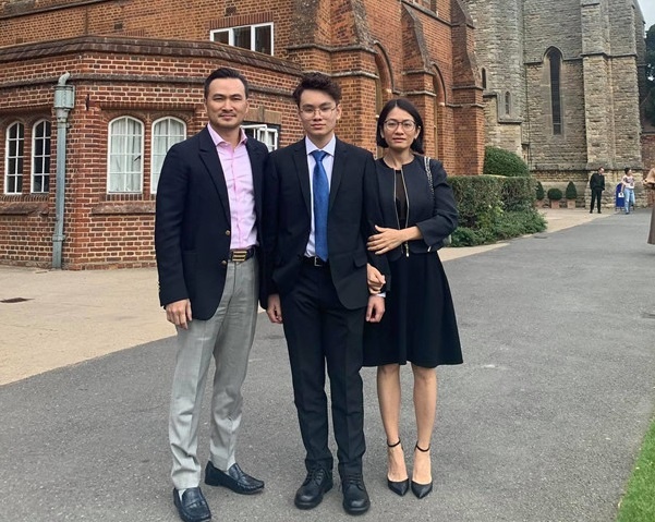 con trai nghe si Viet anh 11