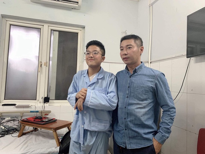 con trai nghe si Viet anh 3