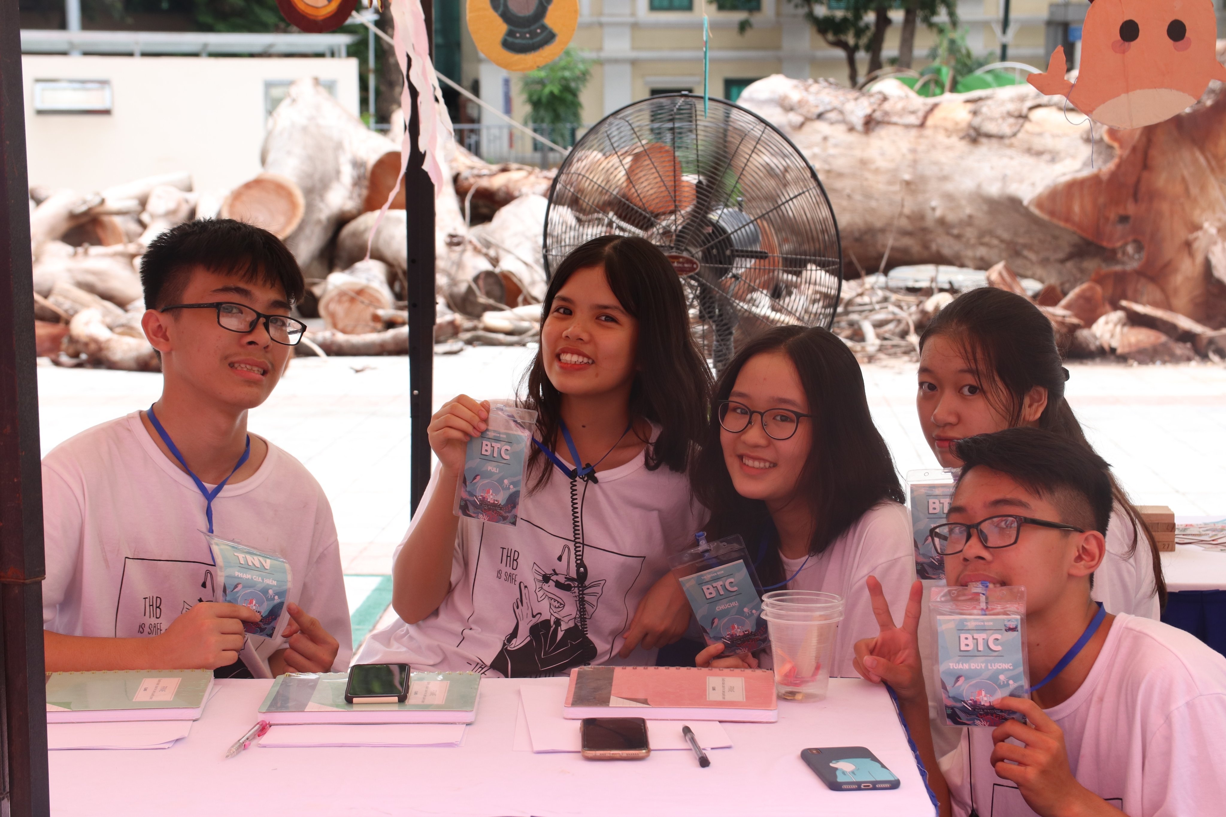 The Hidden Book 2020 anh 1