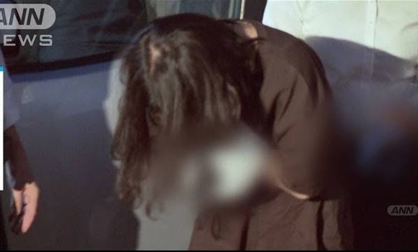 me bo mac con den chet anh 1