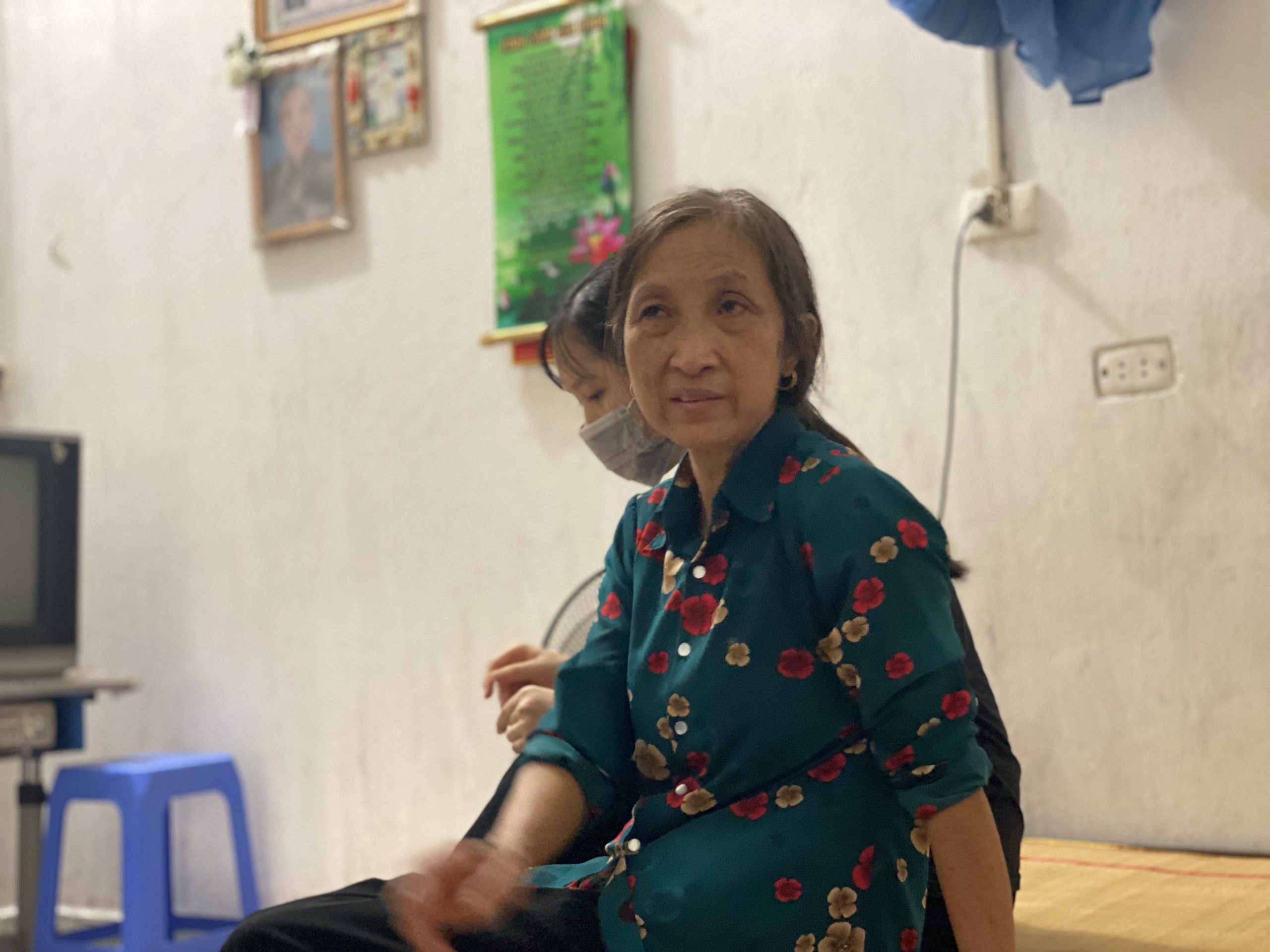 cha ngheo chup diem thi cho con anh 3