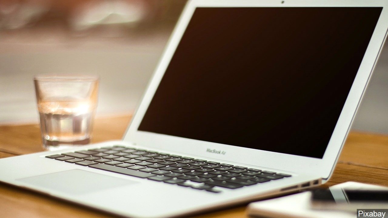 laptop chay hang anh 2