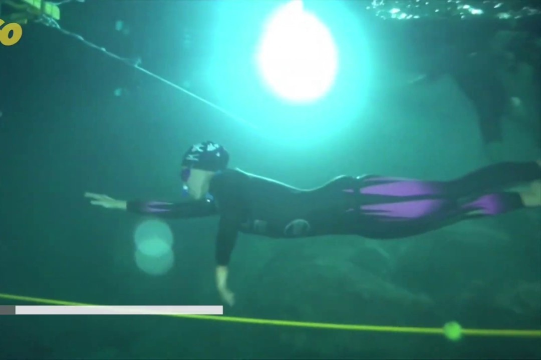 Lap ky luc boi 100 m chi voi mot lan lay hoi hinh anh